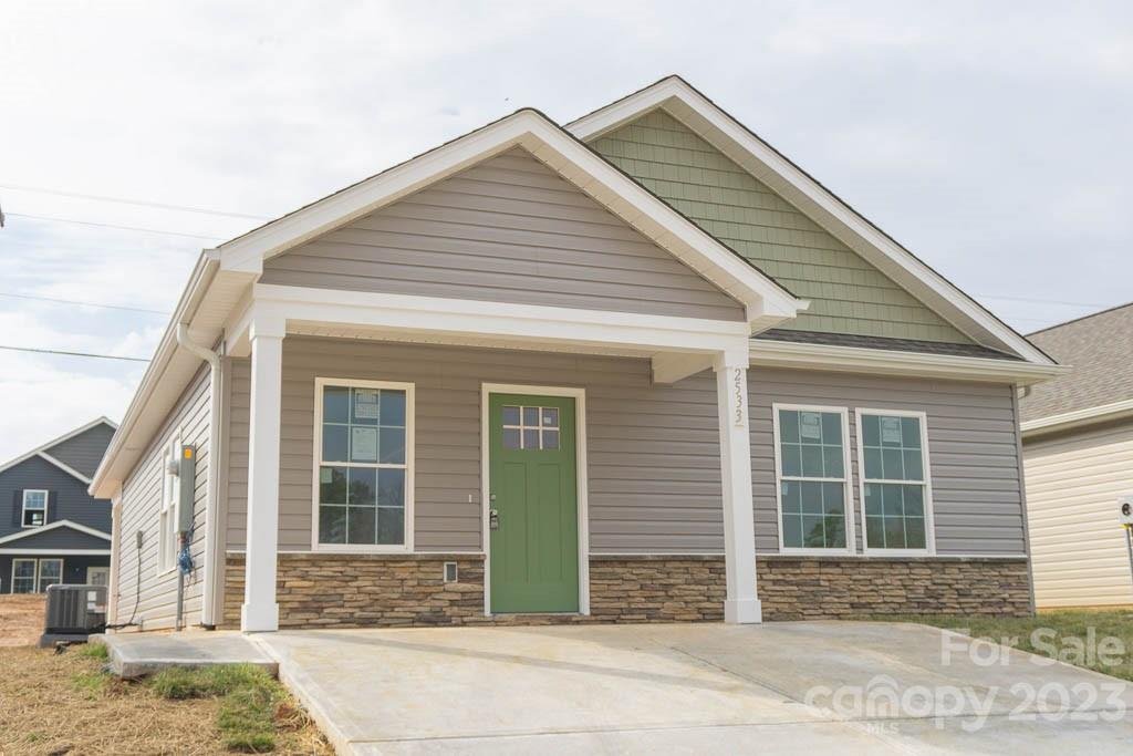 Property image 1 at 2533 Snow Creek Road, Hickory, NC 28601