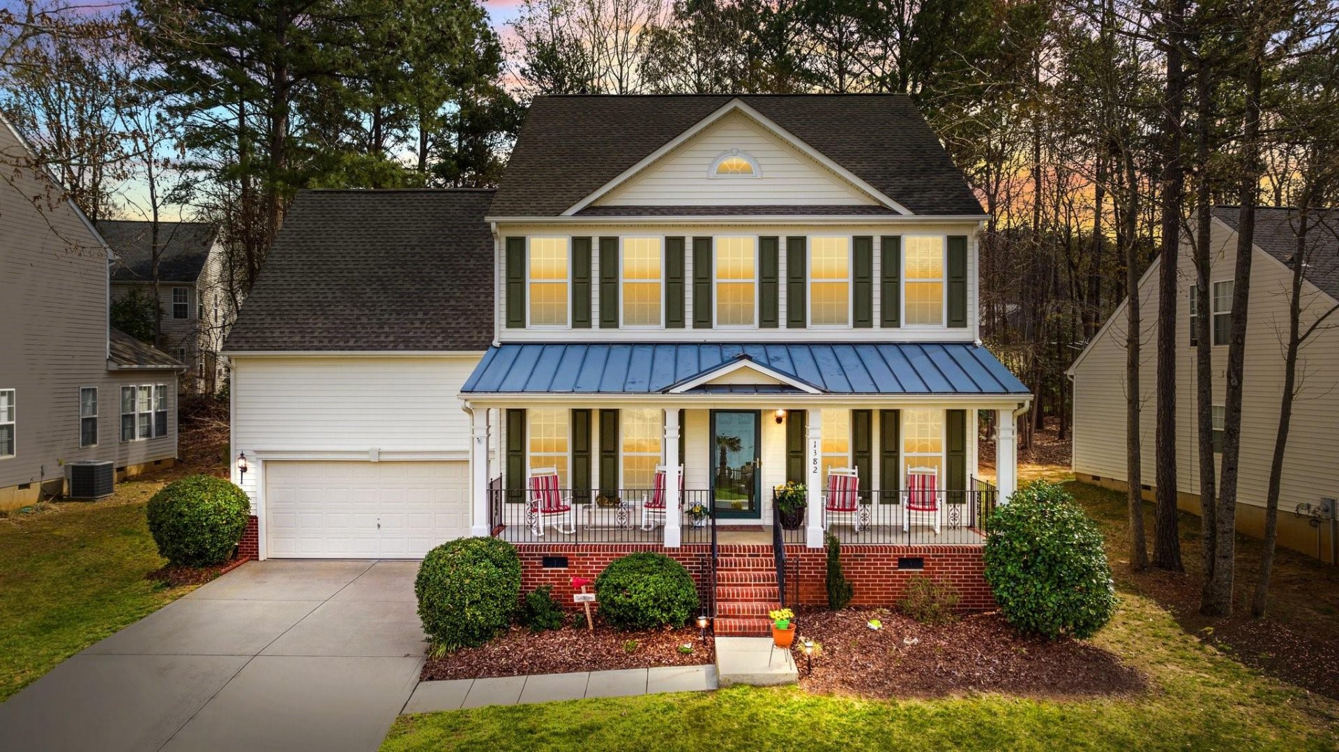 1382 Shimmer Light Circle