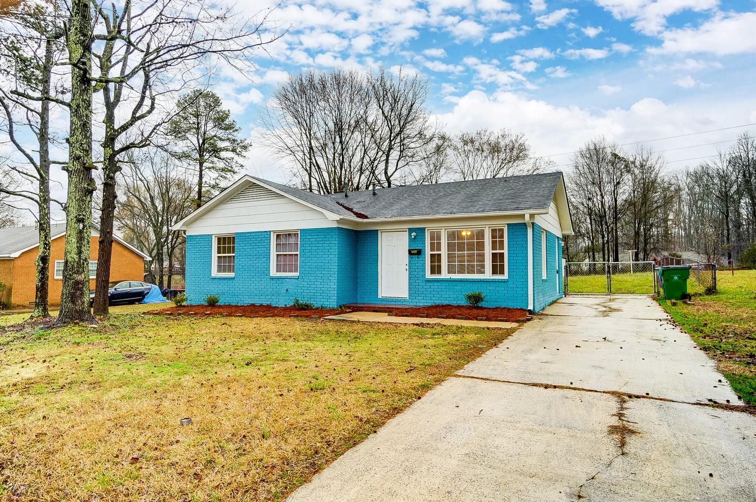 Property image 1 at 6509 Barrington Drive, Charlotte, NC 28215