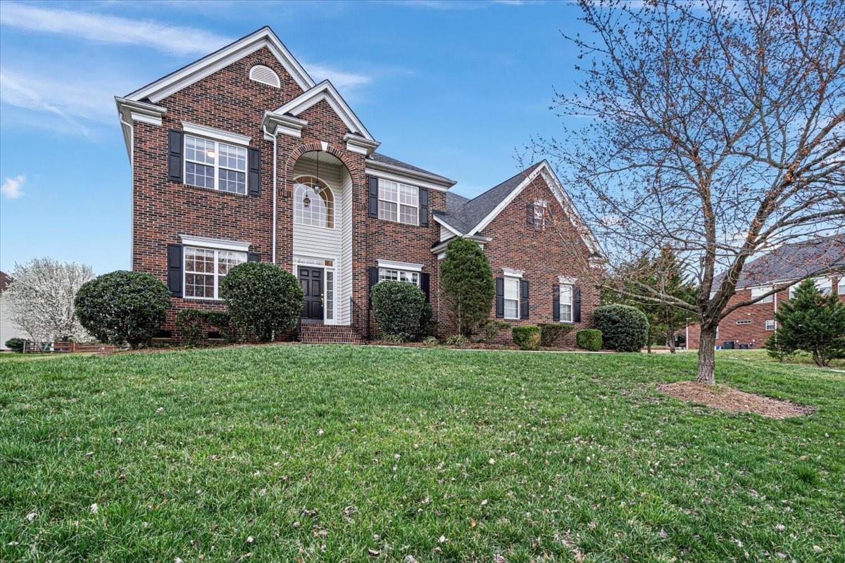 Property image 1 at 11218 Fountaingrove Drive, Charlotte, NC 28262