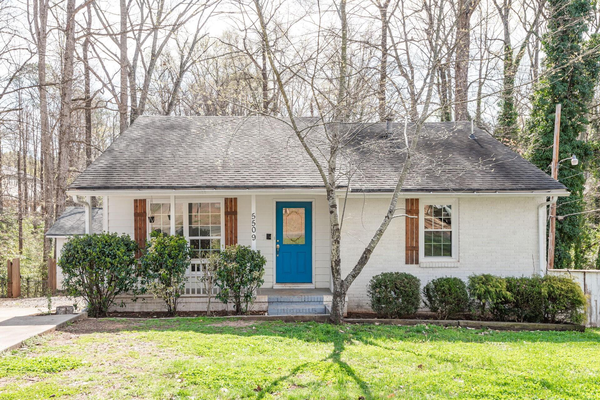 Property image 1 at 5509 Southampton Road, Charlotte, NC 28217