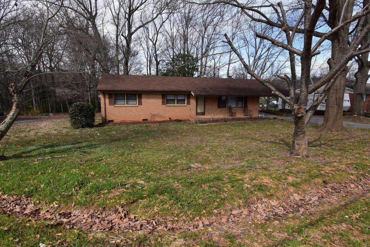 Property image 1 at 407 Ashebrook Park Road, Dallas, NC 28034