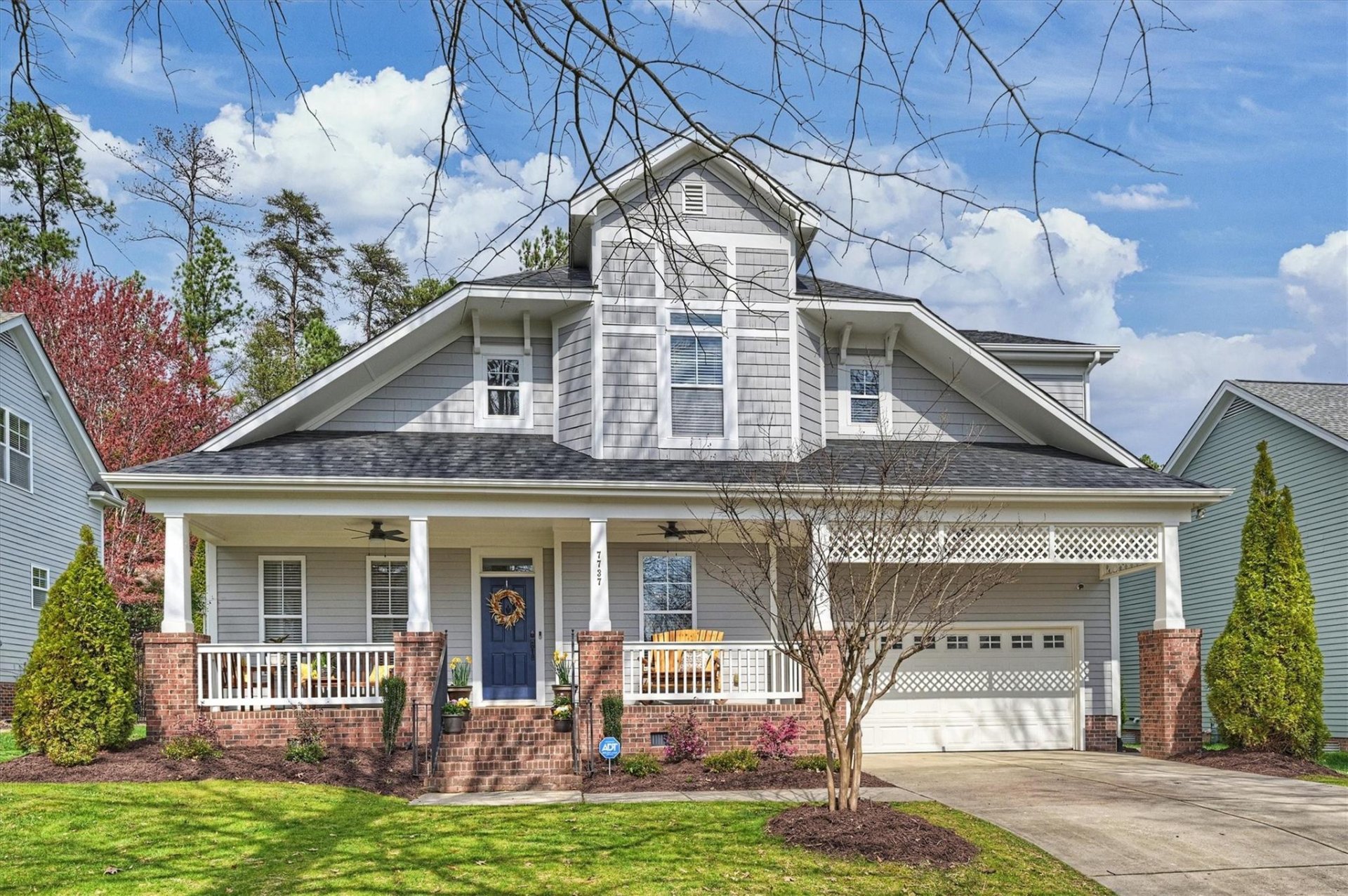 Lakeshore, Tega Cay Community