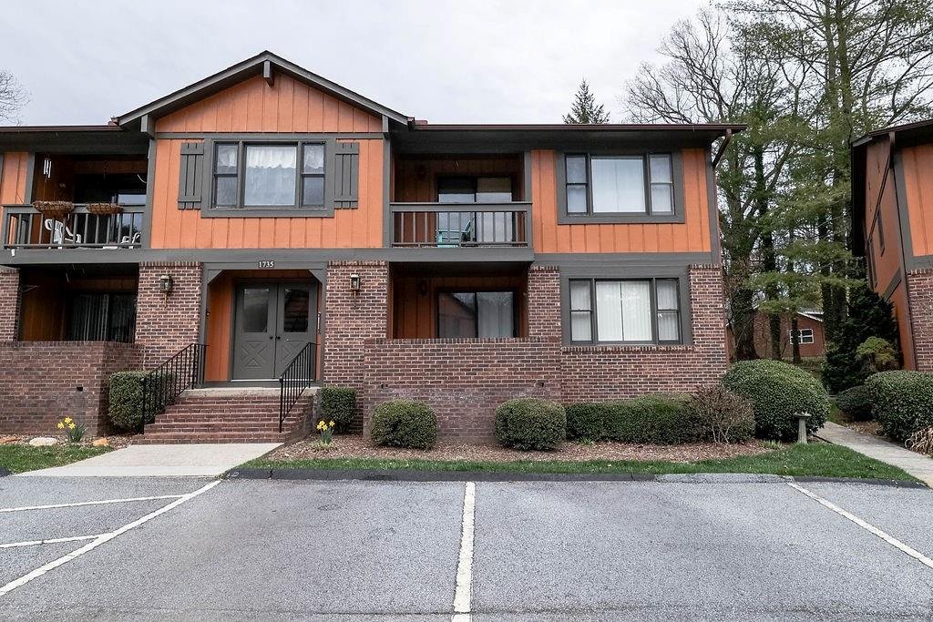 Property image 1 at 1735 B Haywood Manor Drive, Hendersonville, NC 28791