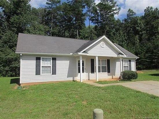 Property image 1 at 613 Gusty Court, Charlotte, NC 28208