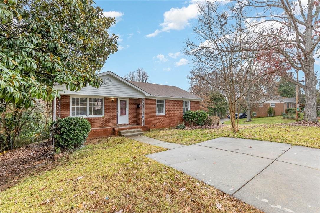 Property image 1 at 7541 Briardale Drive, Charlotte, NC 28212