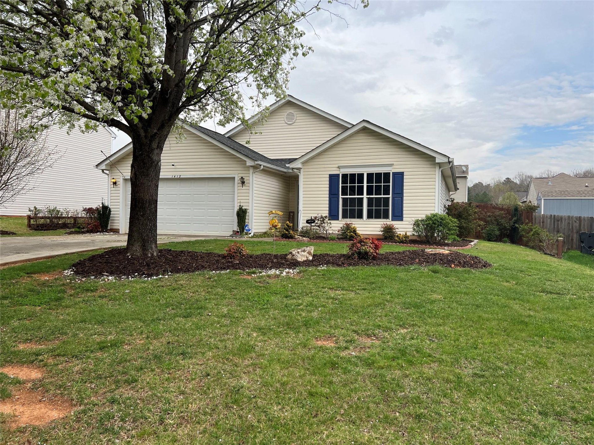 Property image 1 at 1412 Galesburg Street, Charlotte, NC 28216