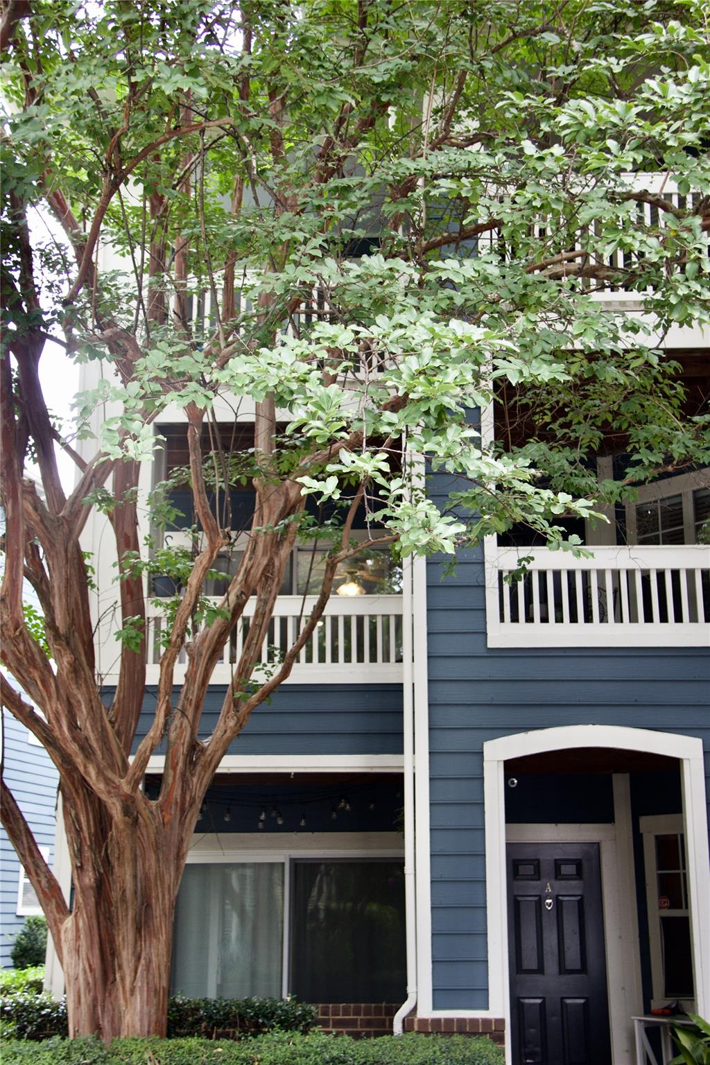 Property image 1 at 611 Olmsted Park Place, Charlotte, NC 28203