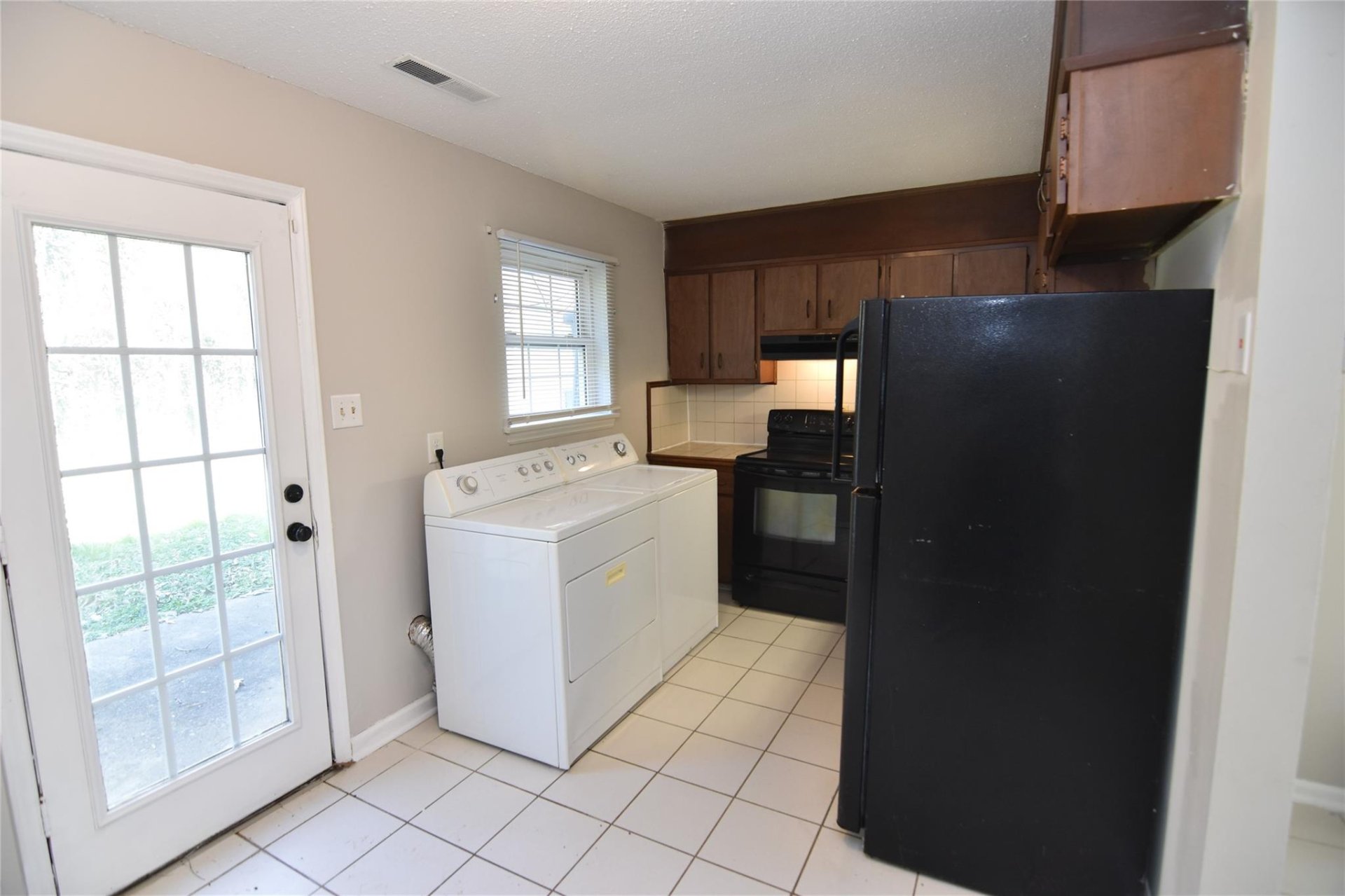 Property image 3 at 300 Holly Circle, Mount Holly, NC 28120