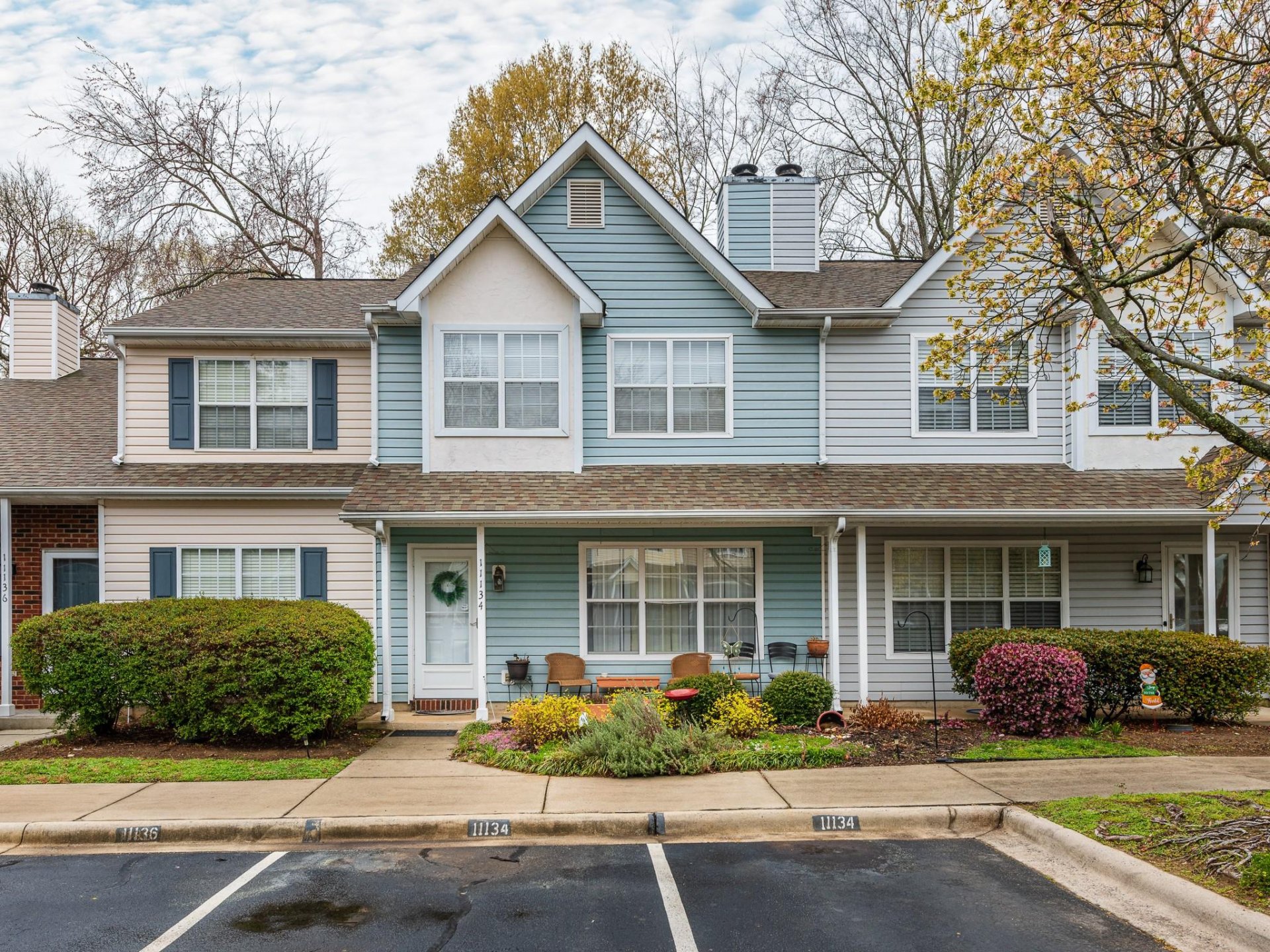 Roxborough, Charlotte Community