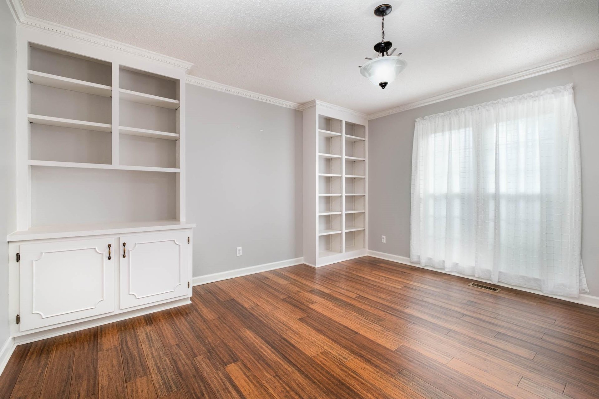 Property image 4 at 10015 Drawbridge Drive, Charlotte, NC 28215