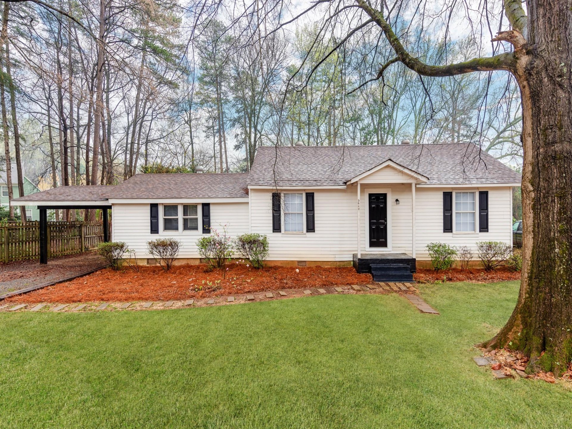 Property image 1 at 5640 Stardust Drive, Charlotte, NC 28216