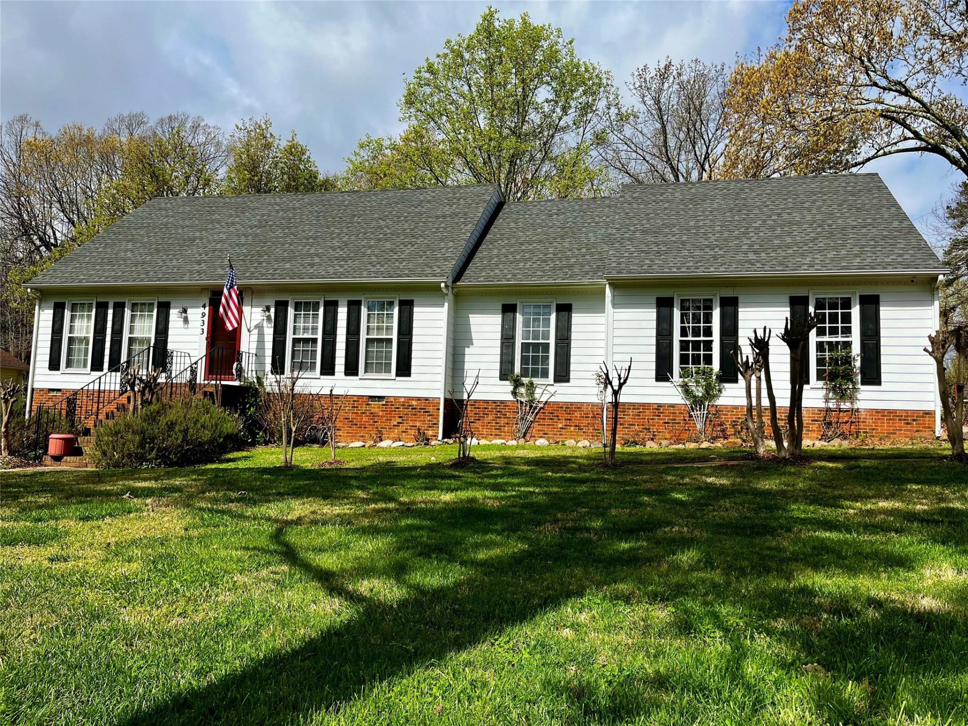 Property image 1 at 4933 Spring Lane, Charlotte, NC 28213