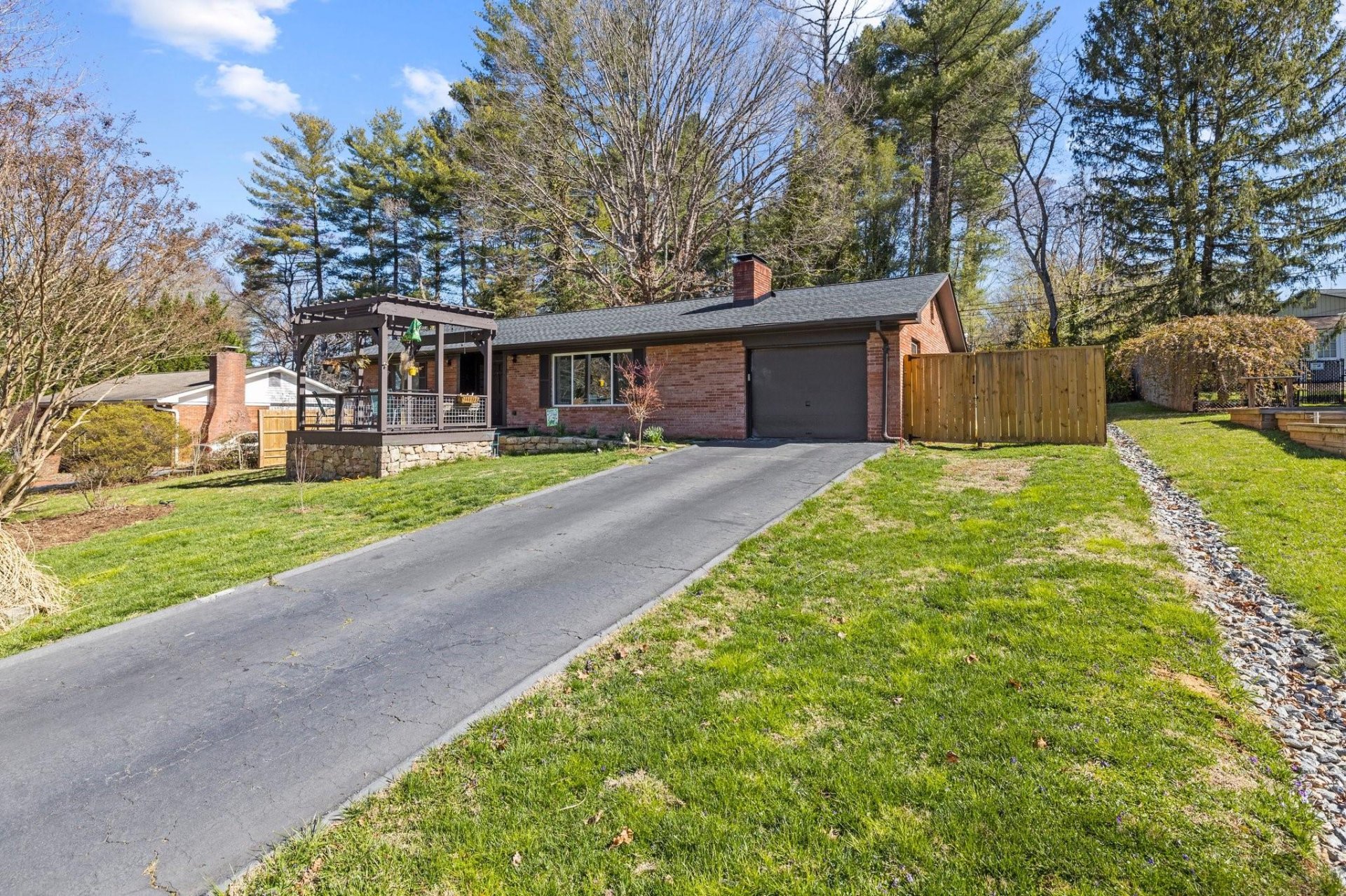 Property image 3 at 1028 Carousel Lane, Hendersonville, NC 28792