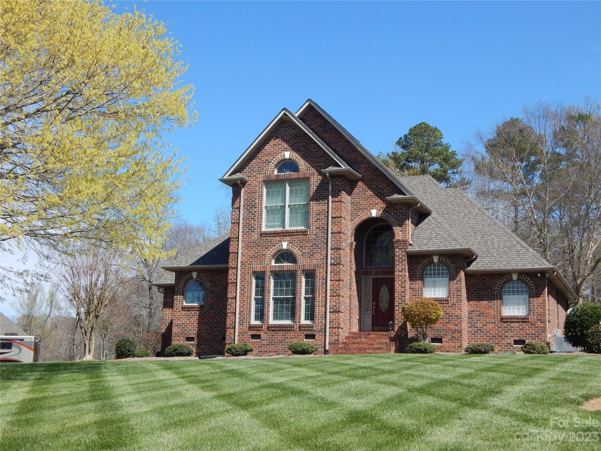 1203 Louise Lane