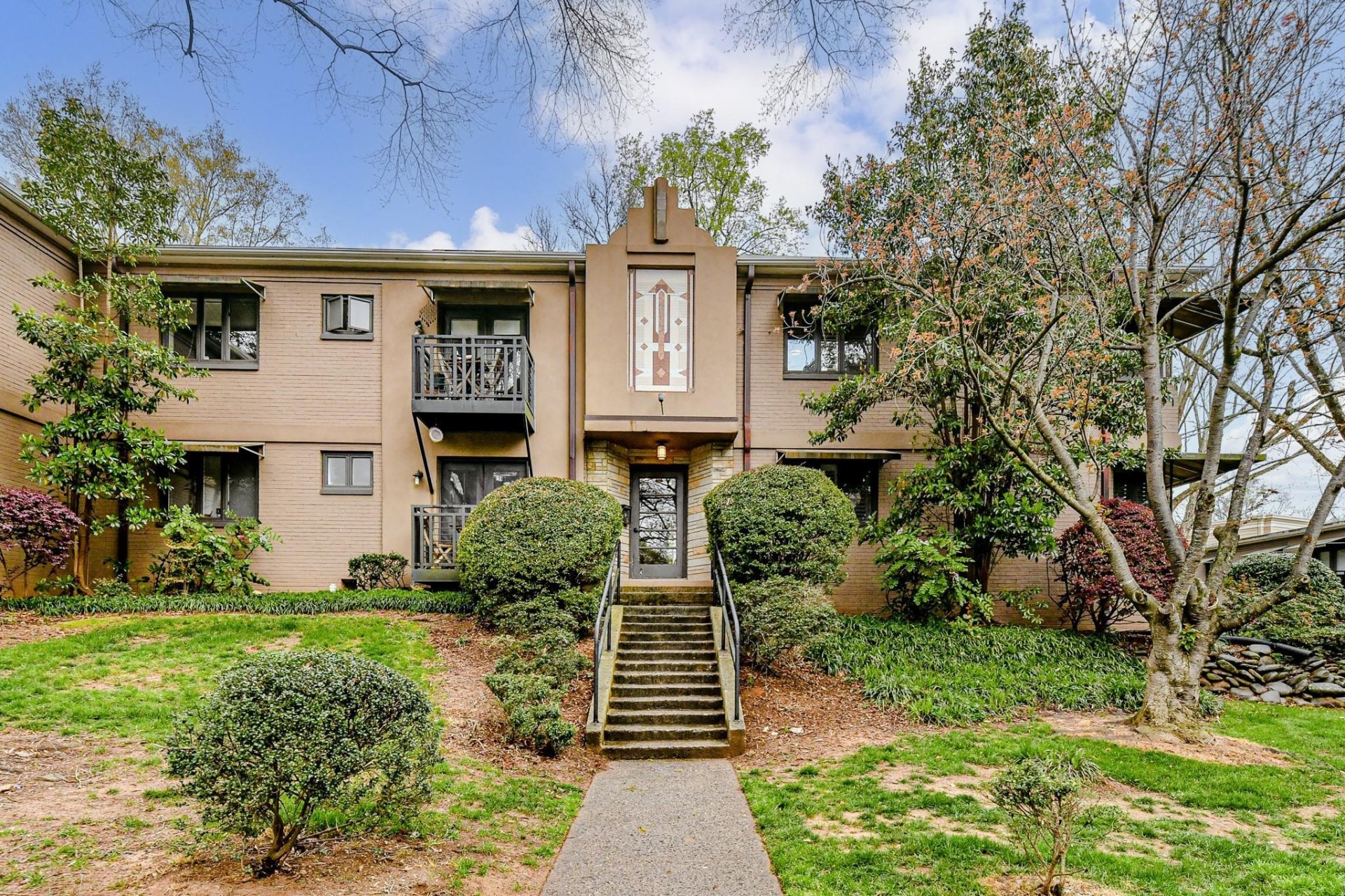 Property image 1 at 217 Dotger Avenue, Charlotte, NC 28207