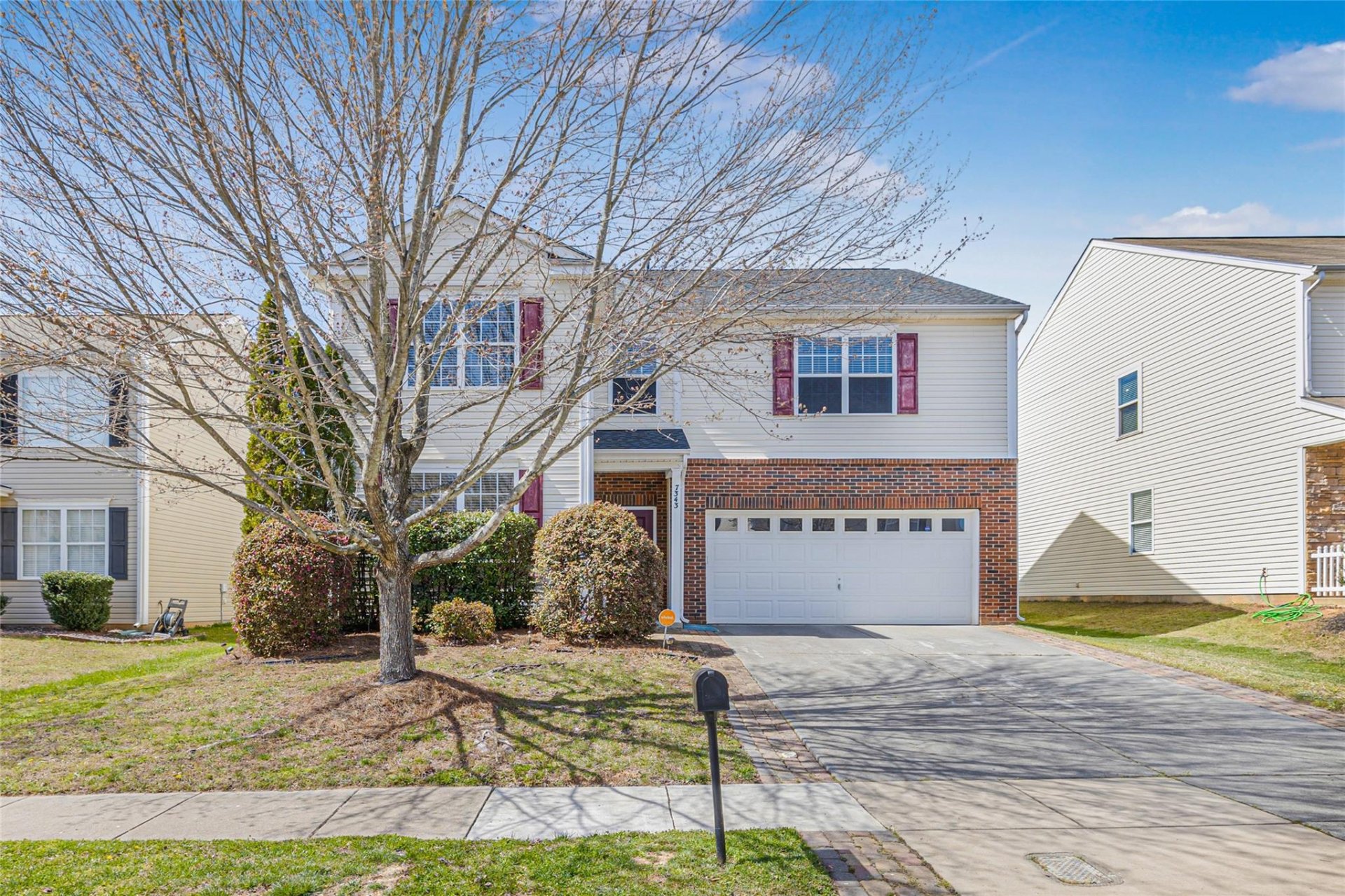 Property image 1 at 7343 Lamplighter Close Drive, Matthews, NC 28105