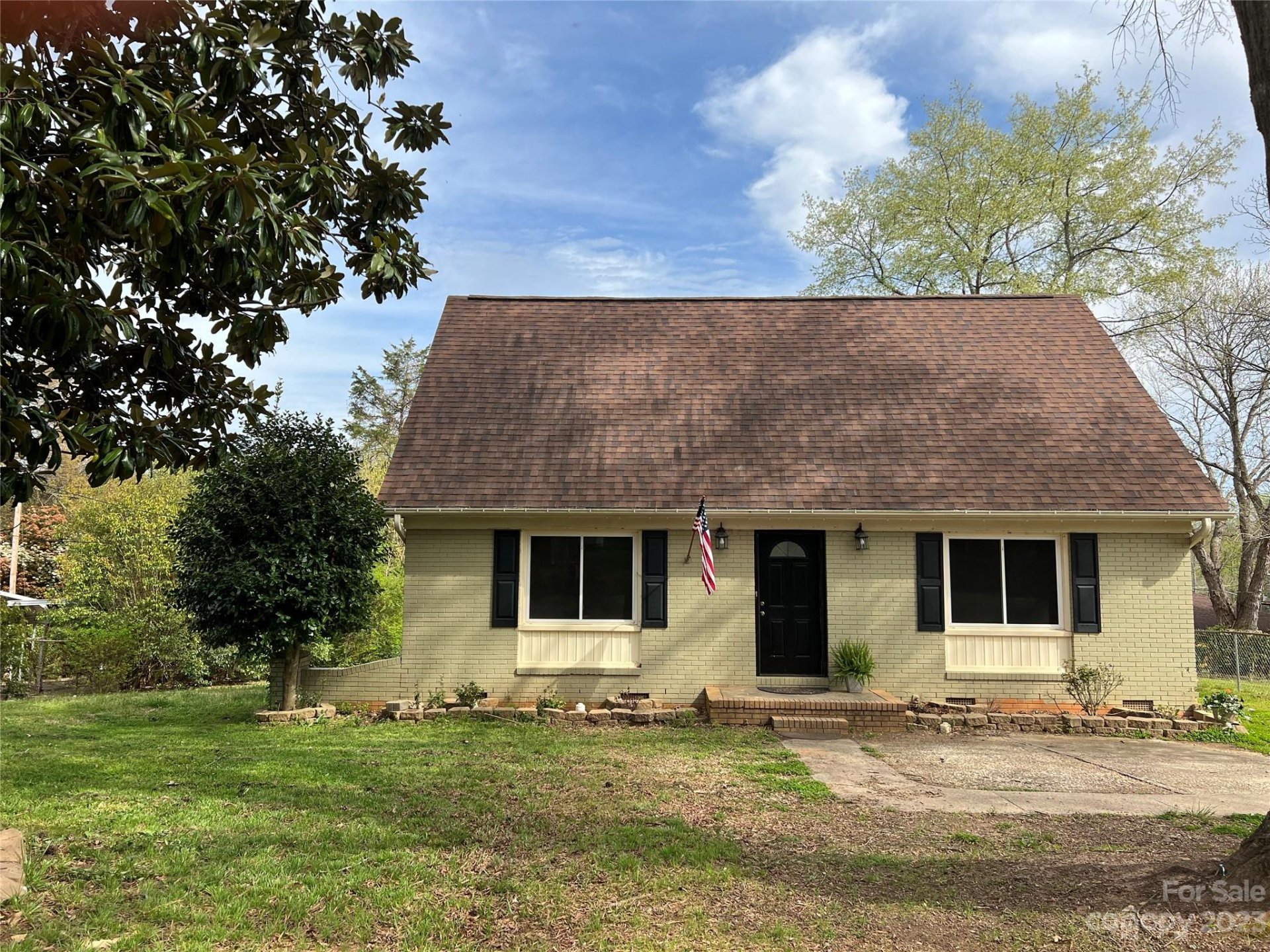 Property image 1 at 908 Canterbury Court, Gastonia, NC 28052