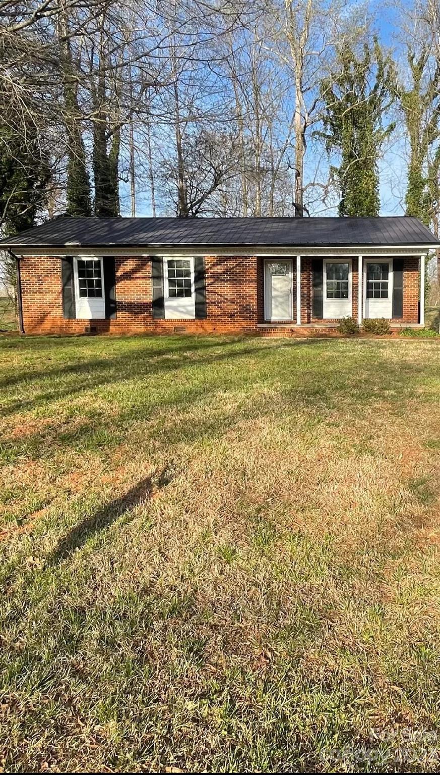 Property image 1 at 1520 Castell Lane, Hickory, NC 28601