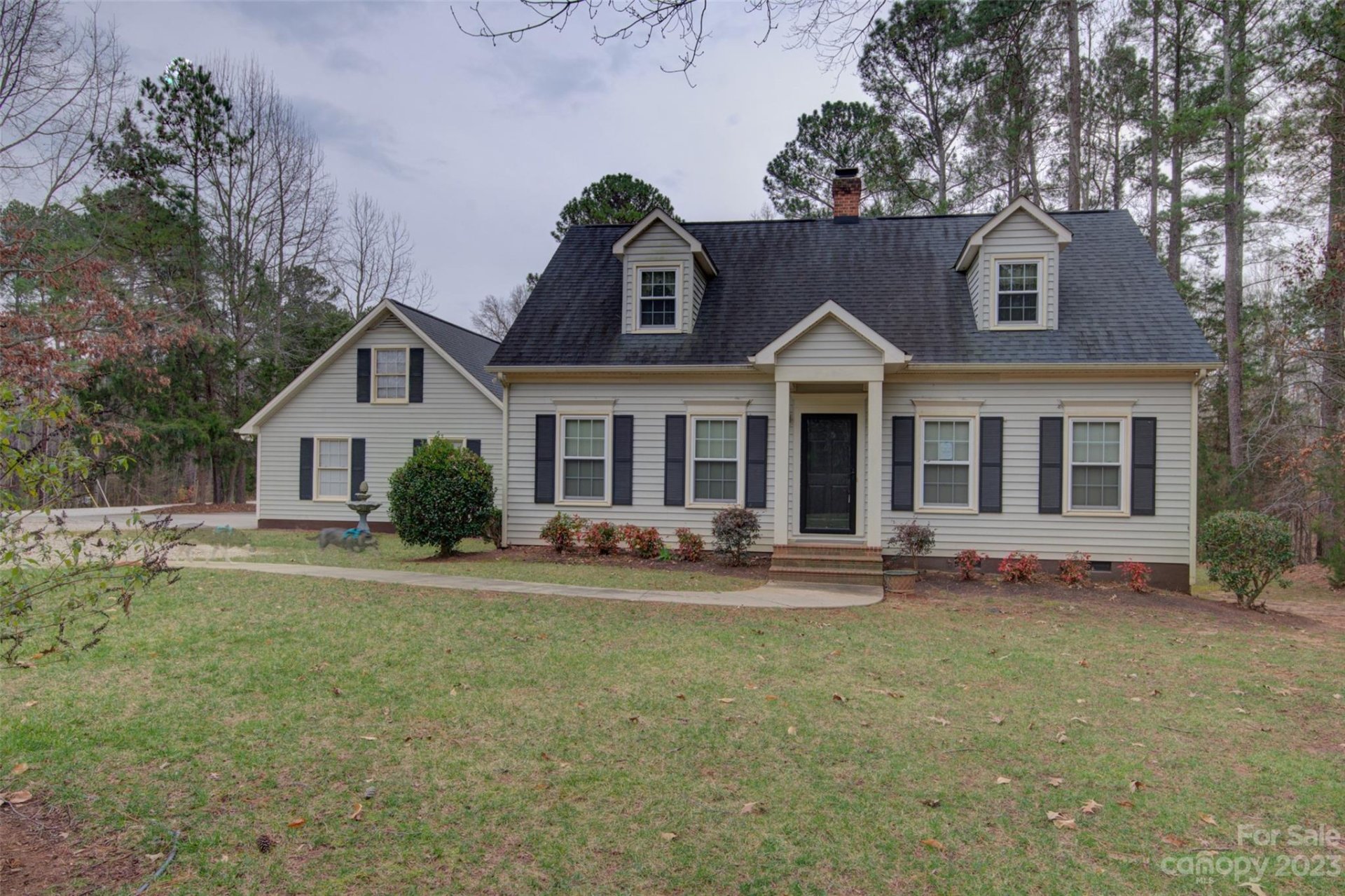 8001 Kingsland Drive