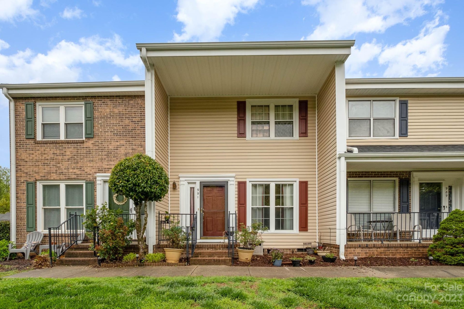 Property image 1 at 991 Surry Lane, Gastonia, NC 28054