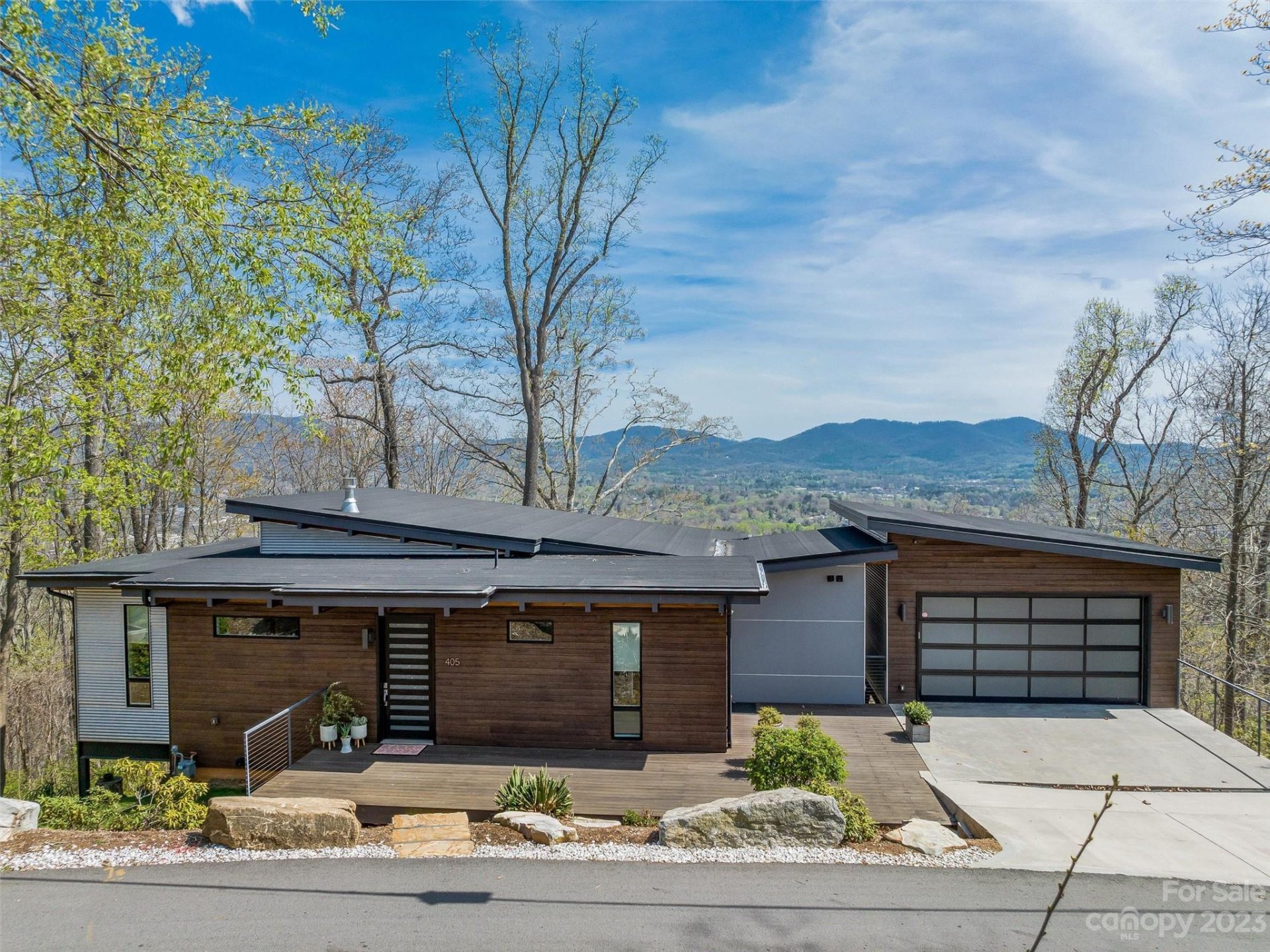 Property image 1 at 405 Reservoir Road, Asheville, NC 28803