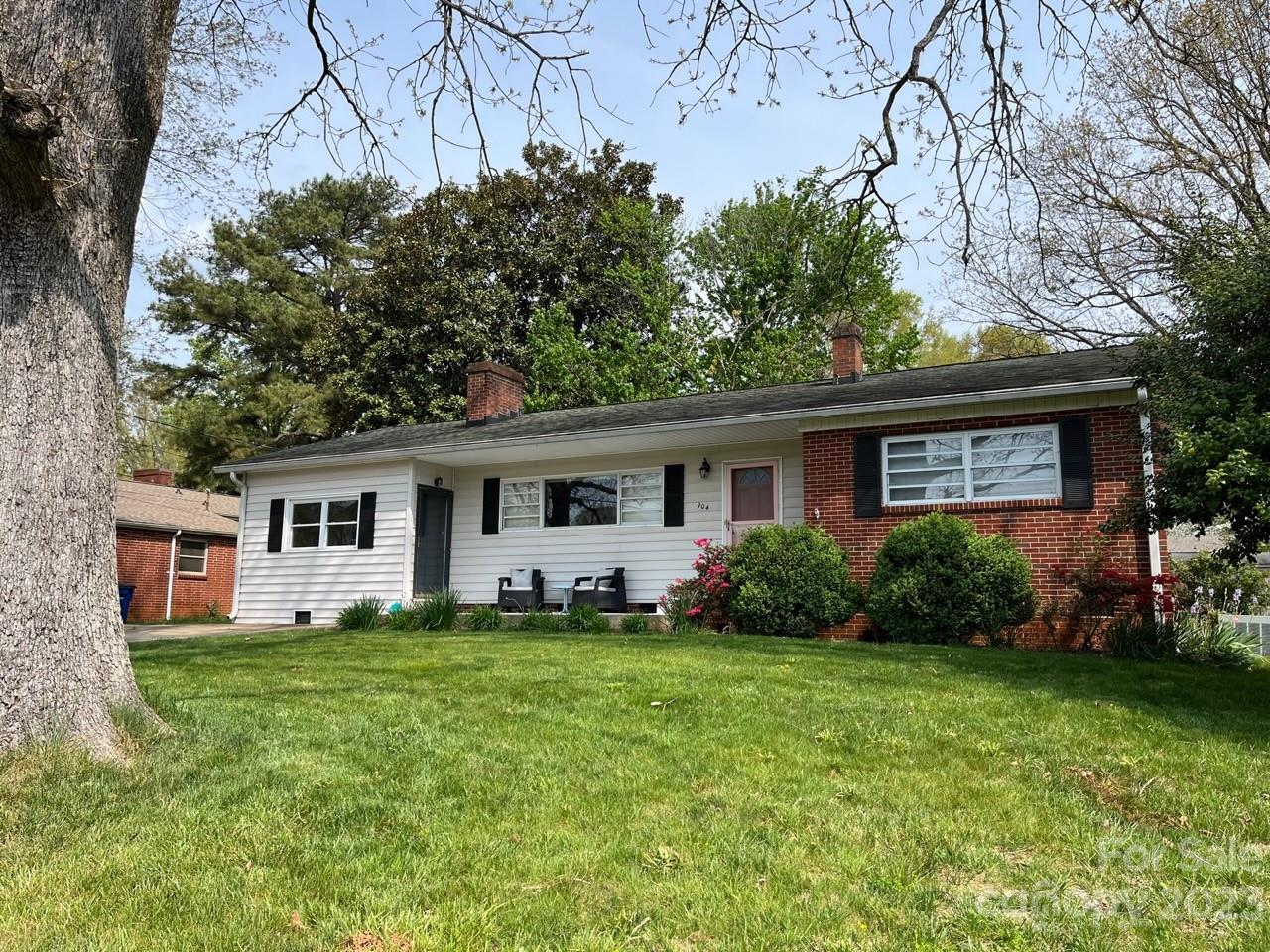 Property image 1 at 904 15th Street, Conover, NC 28613