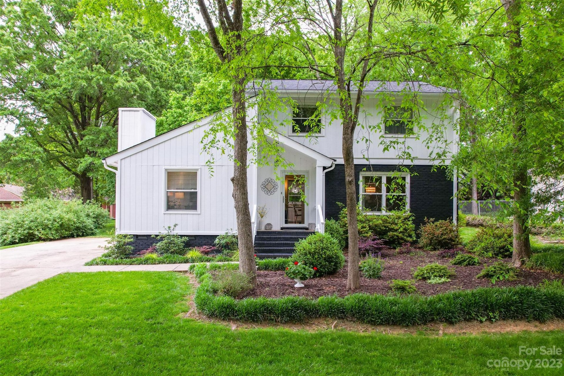 2034 Knickerbocker Drive