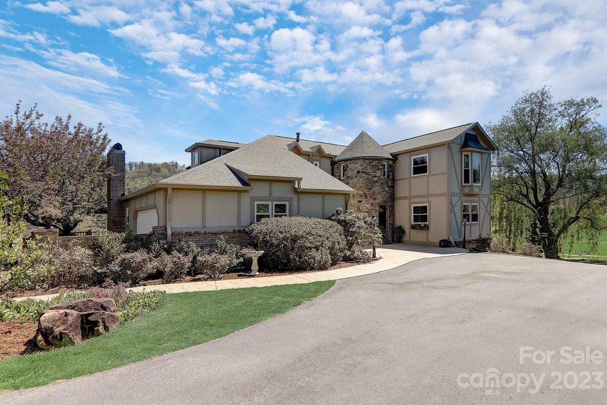 Property image 1 at 422 Crooked Creek Road, Hendersonville, NC 28739