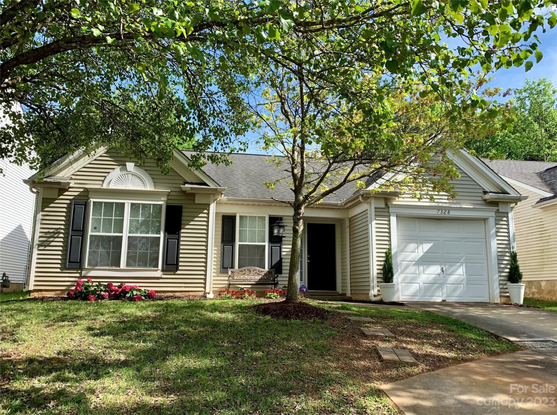 Property image 1 at 7328 Wingstone Lane, Charlotte, NC 28262