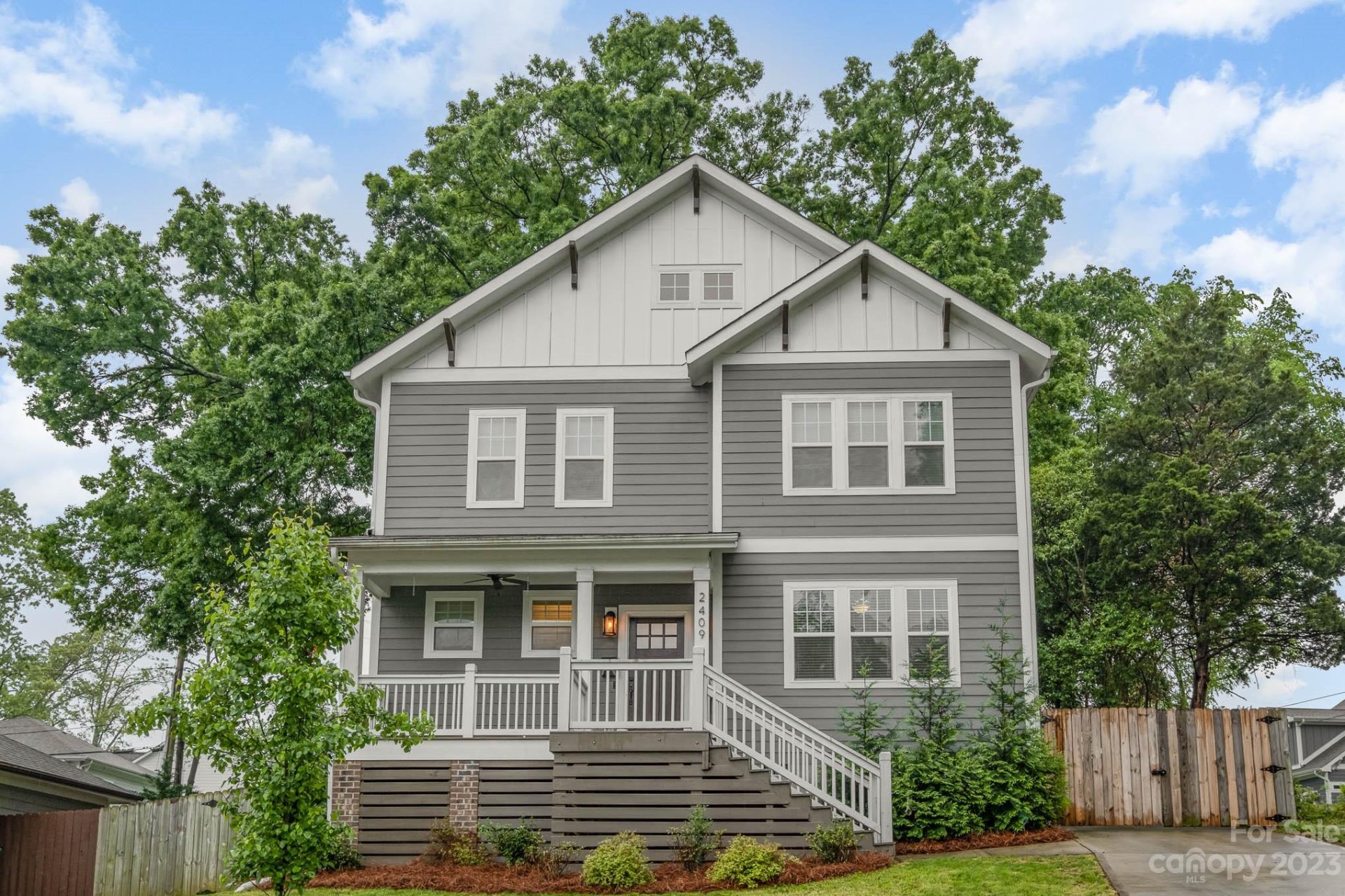 2409 Columbus Circle