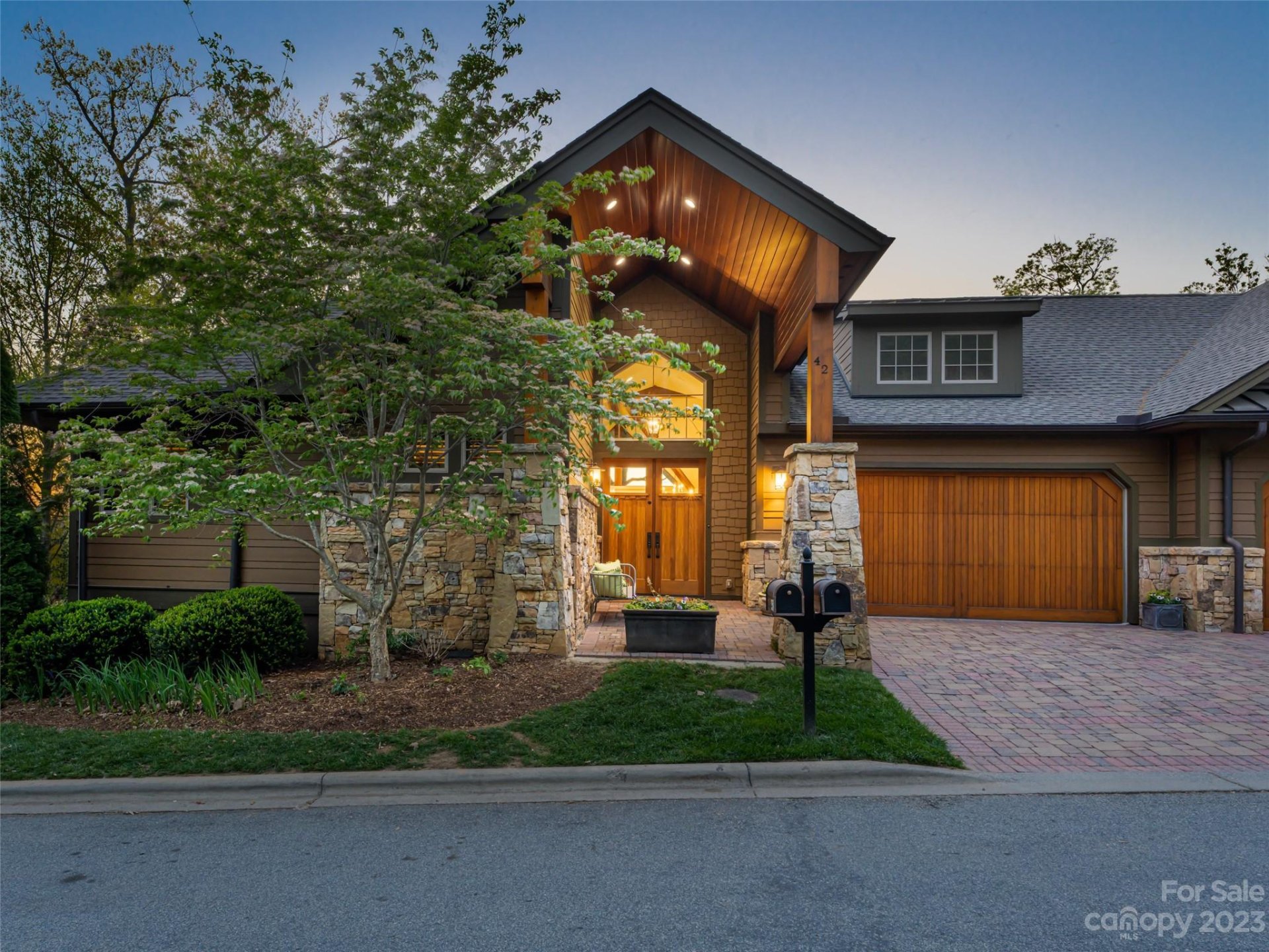 Property image 1 at 42 Points West Drive, Asheville, NC 28804