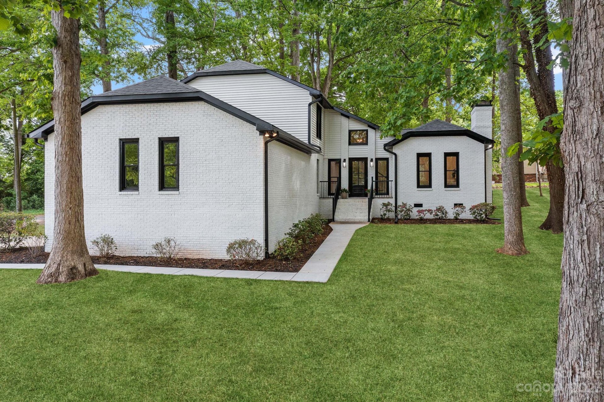 Property image 1 at 158 Crystal Circle, Mooresville, NC 28117