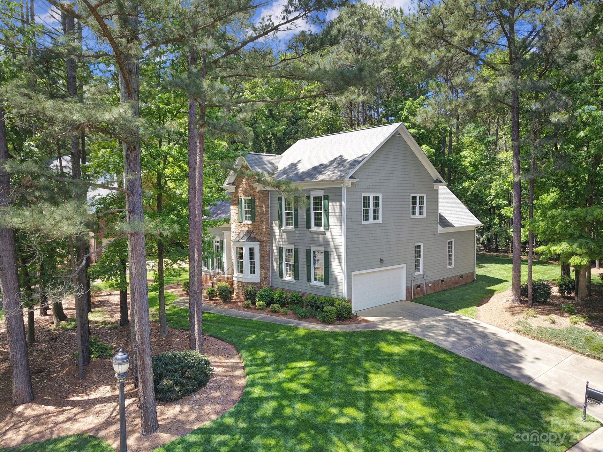 122 Lake Spring Loop