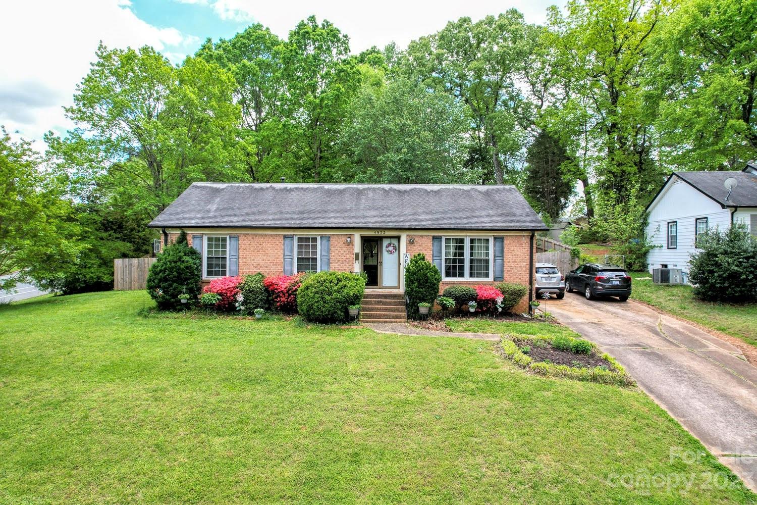 Property image 1 at 4932 Delivau Drive, Charlotte, NC 28215