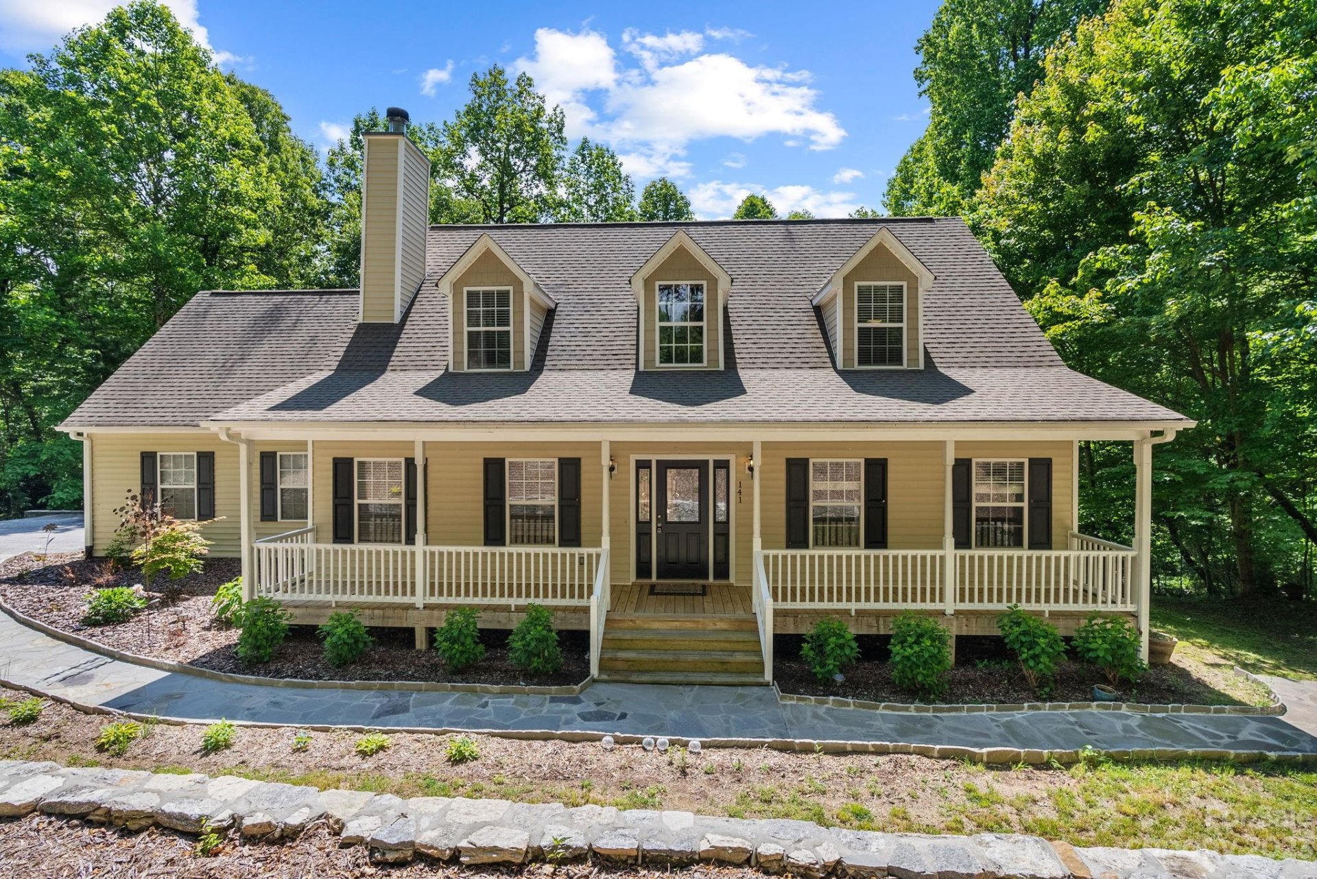 Property image 2 at 141 Beechwood Circle, Laurel Park, NC 28739