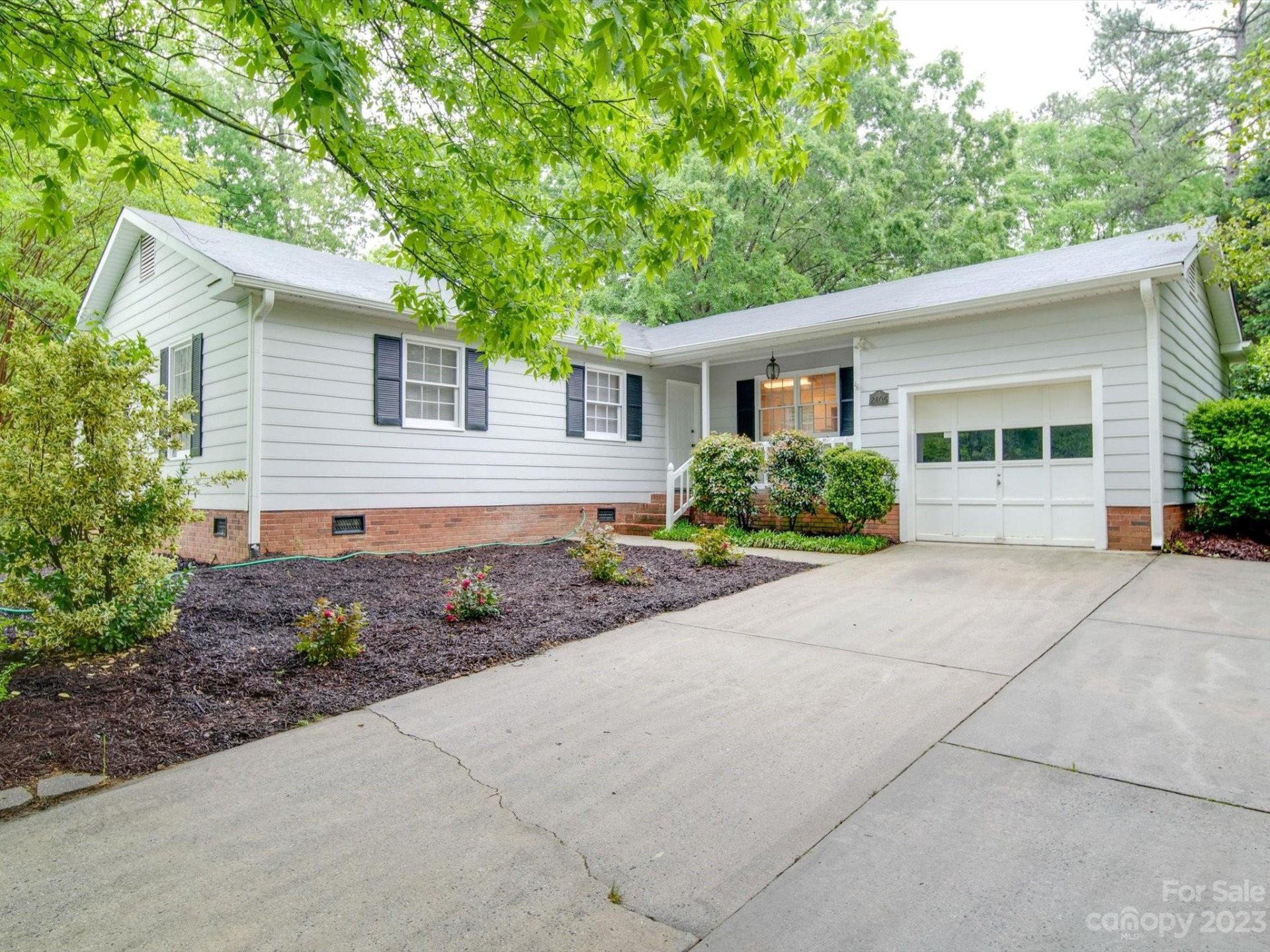 2406 Applegate Drive