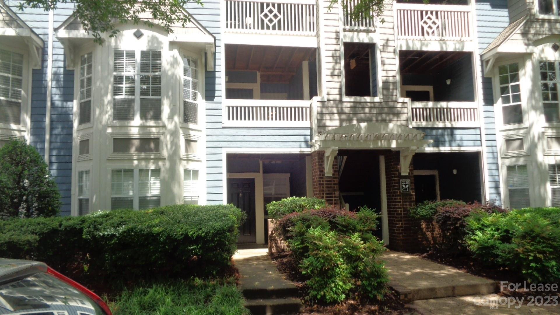 Property image 1 at 2210 Sumner Green Avenue, Charlotte, NC 28203