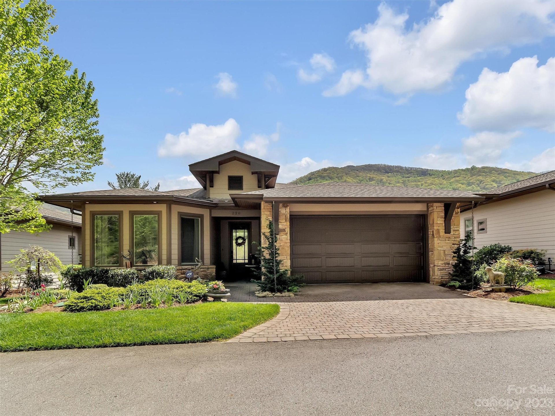 Property image 1 at 220 Alexander Drive, Maggie Valley, NC 28751