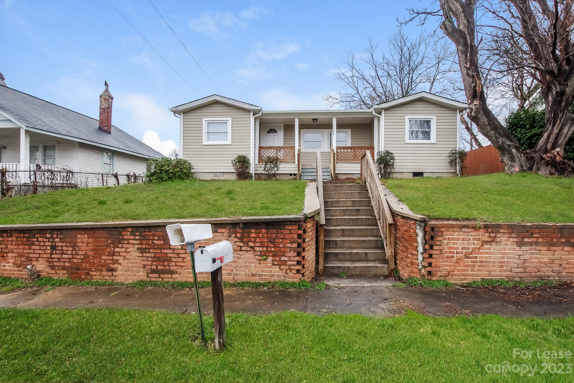 Property image 1 at 1104 5th Avenue, Gastonia, NC 28052