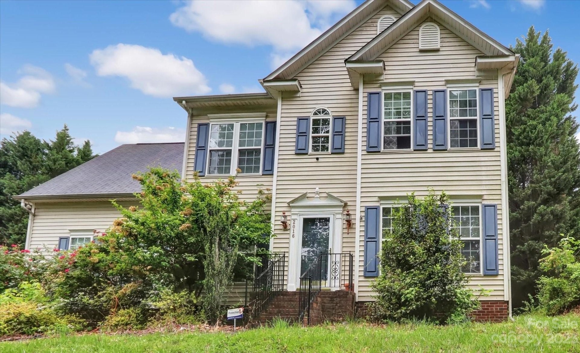 Property image 1 at 2016 Mt Isle Harbor Drive, Charlotte, NC 28214