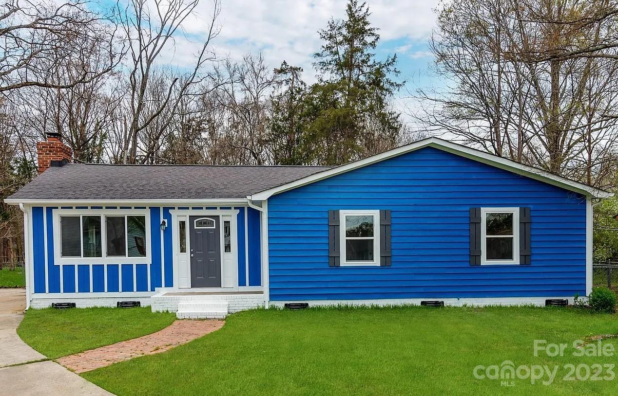 Property image 1 at 7705 Cedar Bluff Lane, Charlotte, NC 28227