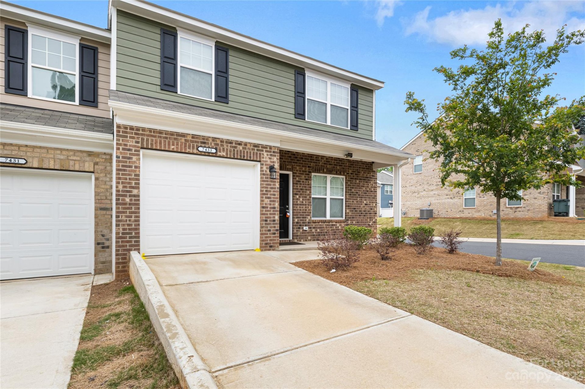 Property image 1 at 7433 Sienna Heights Place, Charlotte, NC 28213