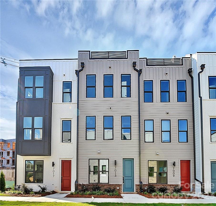 Property image 1 at 7013 Louie Lane, Charlotte, NC 28203