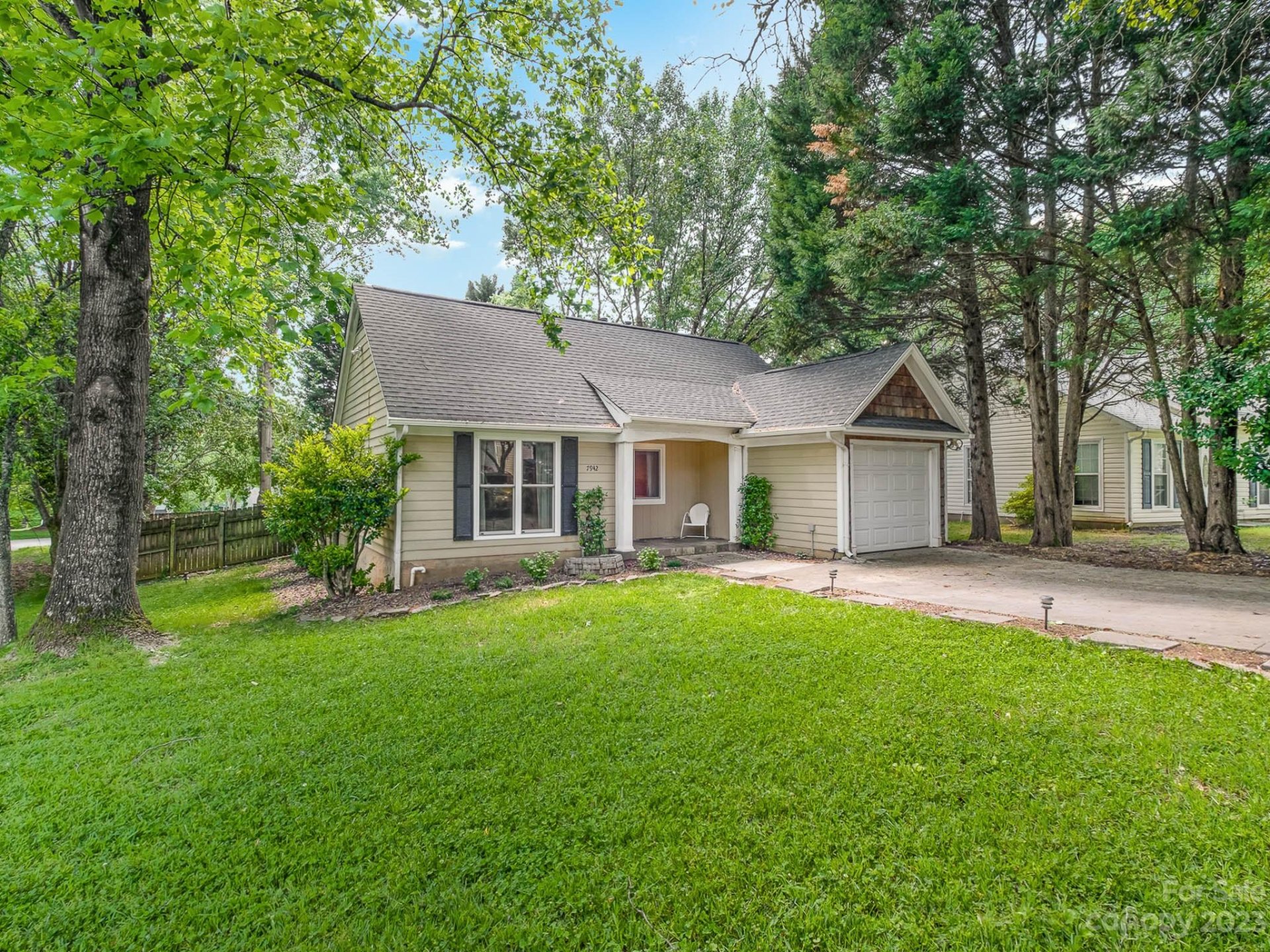 Property image 1 at 7942 Latchington Court, Charlotte, NC 28227