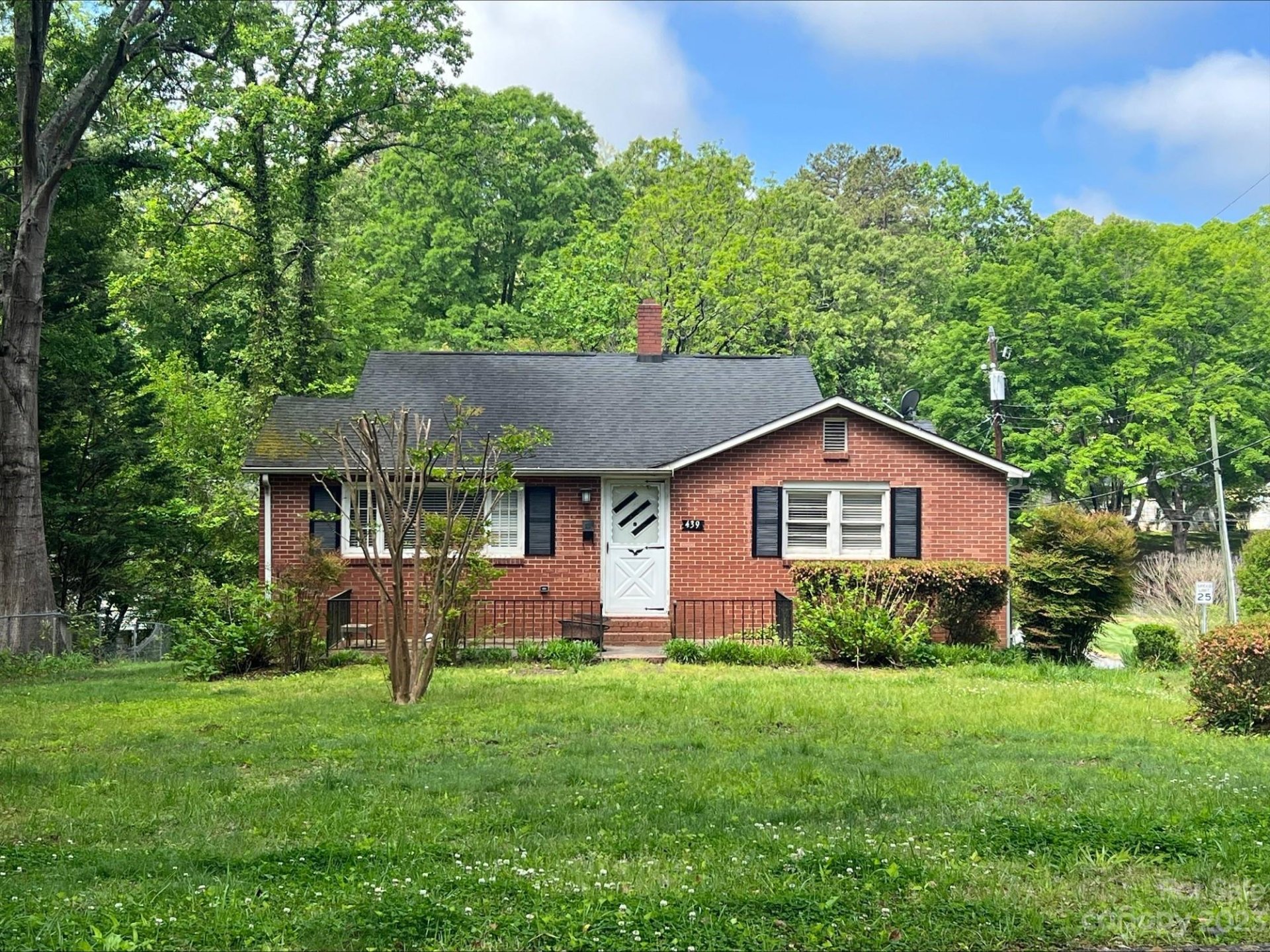 Property image 1 at 439 10th Street Drive, Hickory, NC 28601