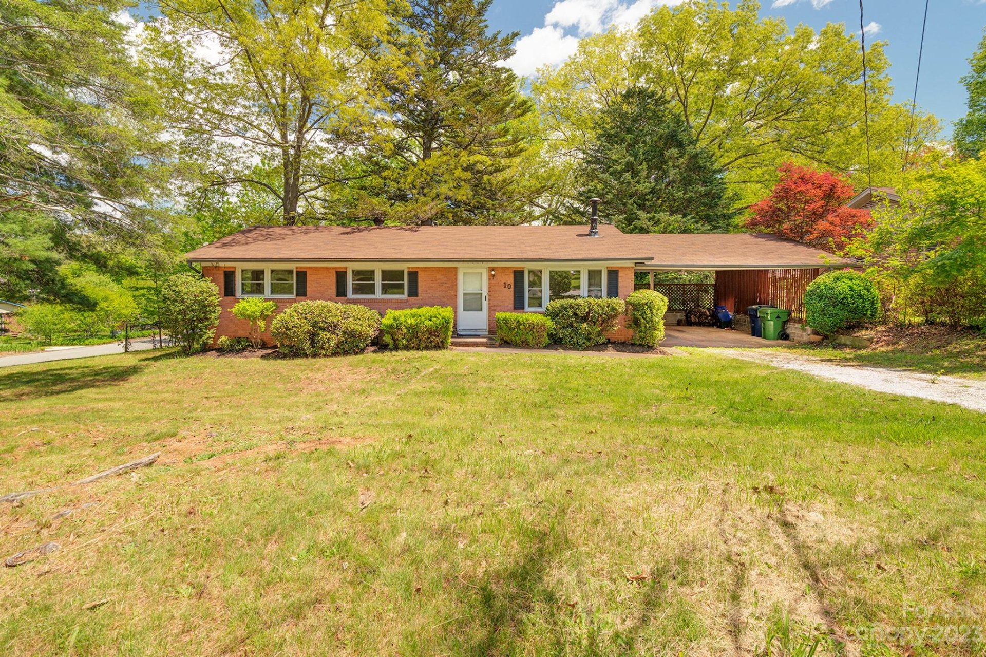 Property image 1 at 10 Wagon Road, Asheville, NC 28805