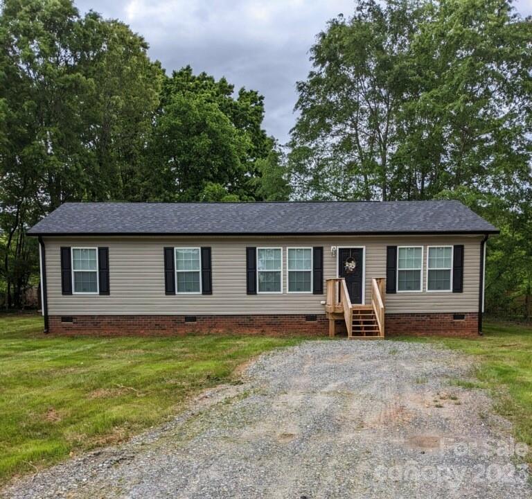 Property image 1 at 108 Dove Circle, Statesville, NC 28625