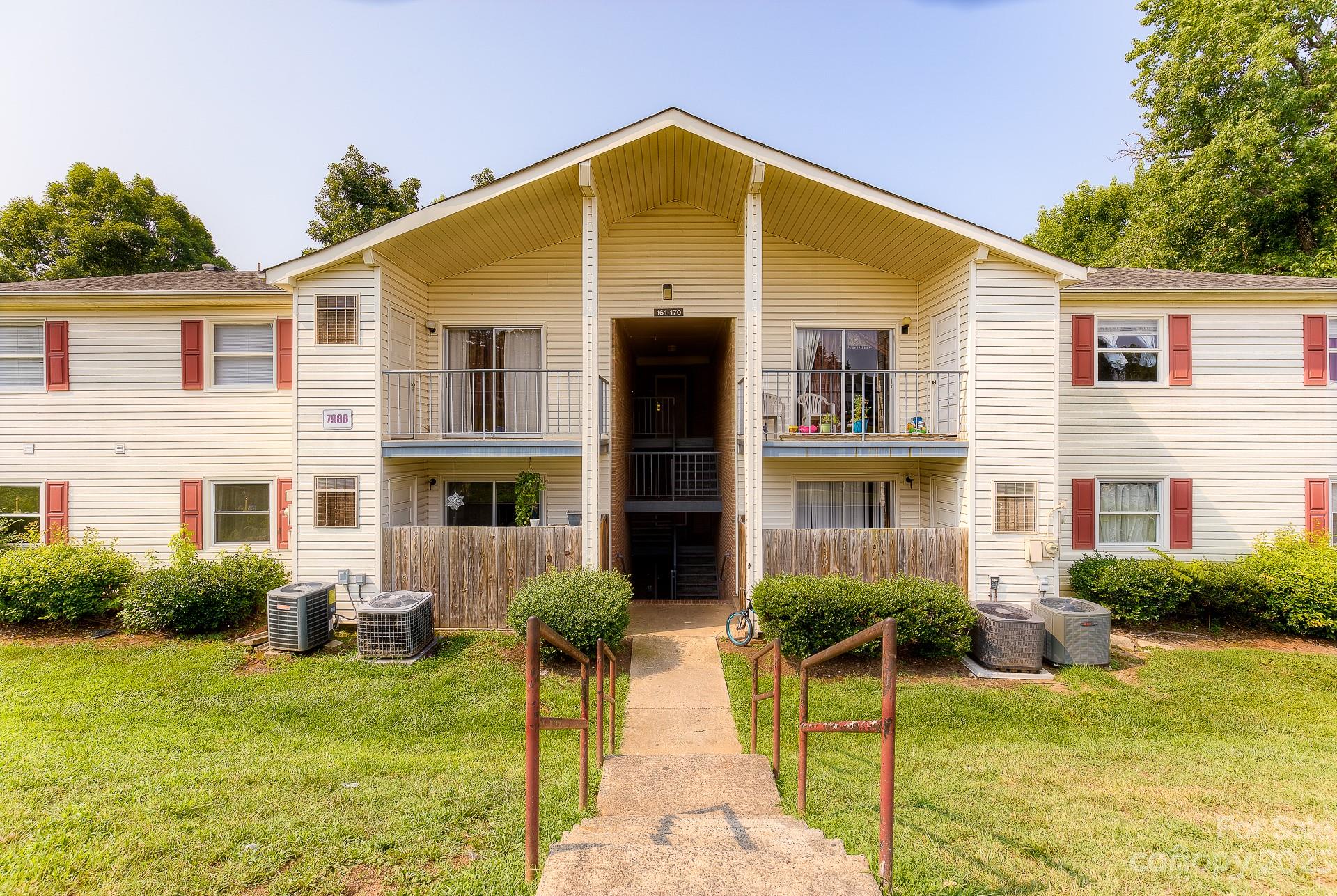 7988 Shady Oak Trail