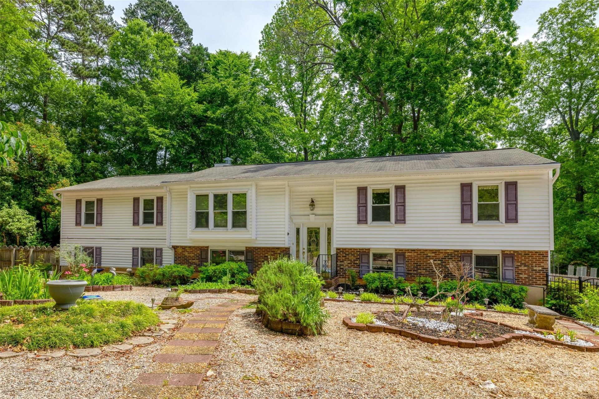 Property image 1 at 102 Walnut Cove Lane, Mount Holly, NC 28120
